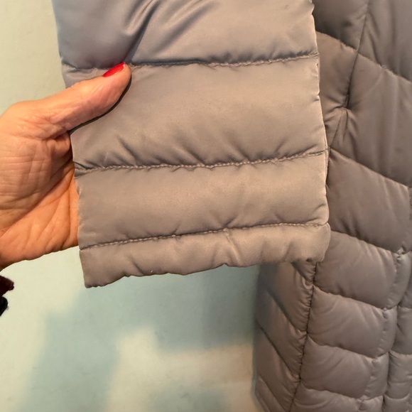 Patagonia Women's Light Gray Puffer Coat Down feathers - Picture 4 of 6